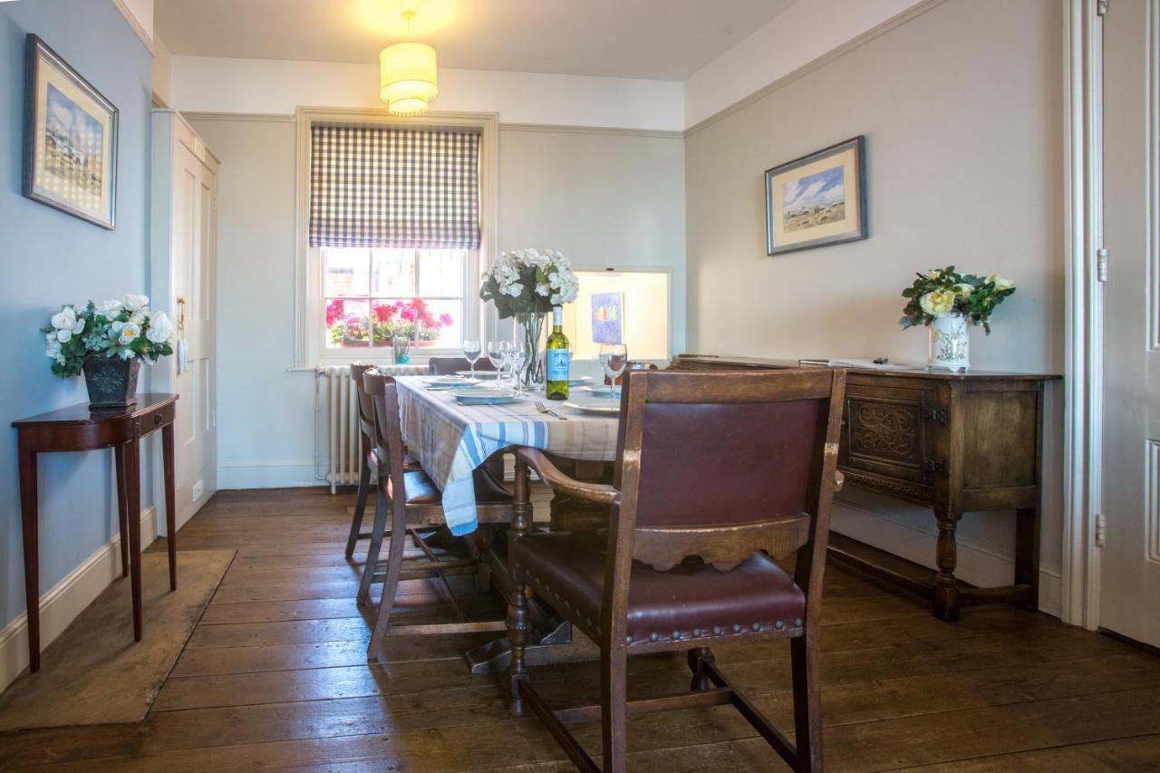 14 Market Cross Place - Beachfront Location With Lovely Sea Views - Aldeburgh Coastal Cottages Bagian luar foto