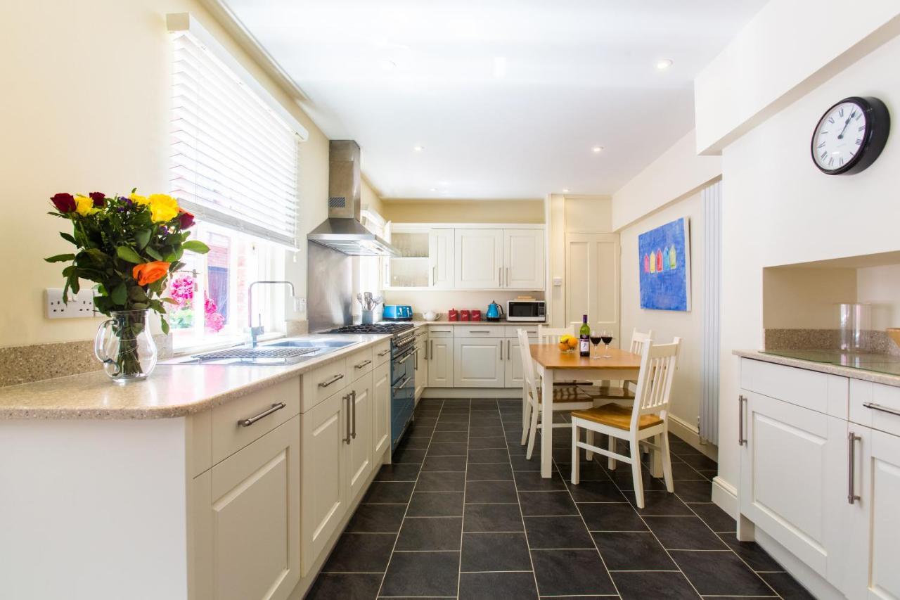 14 Market Cross Place - Beachfront Location With Lovely Sea Views - Aldeburgh Coastal Cottages Bagian luar foto