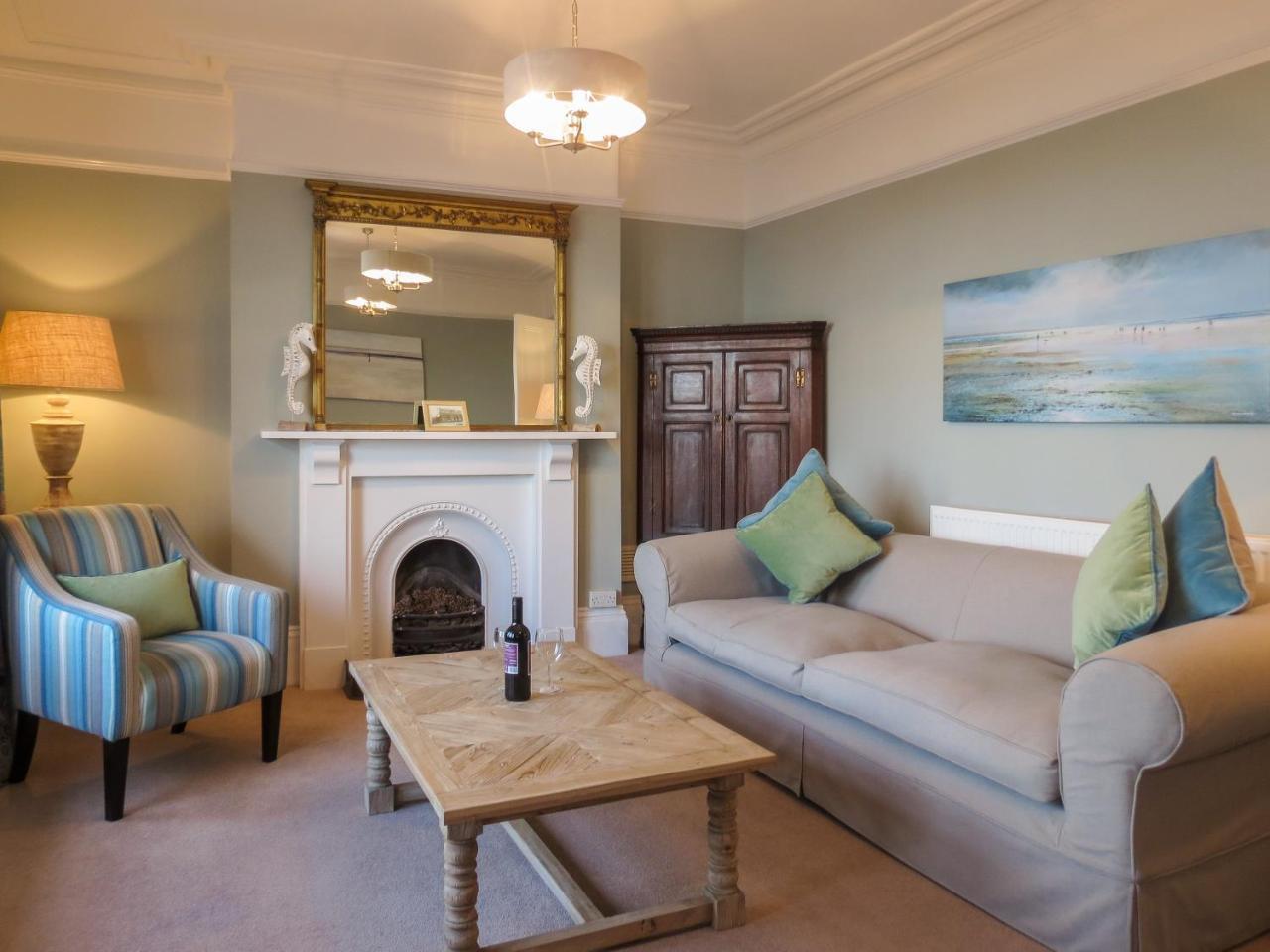 14 Market Cross Place - Beachfront Location With Lovely Sea Views - Aldeburgh Coastal Cottages Bagian luar foto